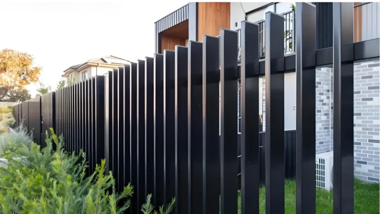 Aluminium-Vertical-Blade-Fence-residence