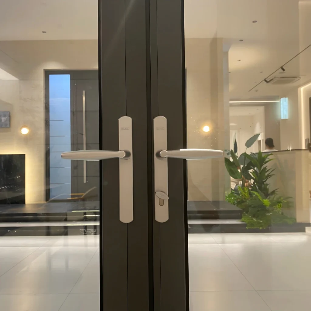 Aluminum Bifold Door Double-handle style
