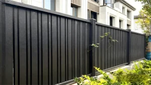 How to Select and Install Aluminium Vertical Blade Fence