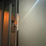 Soundproof door hinge